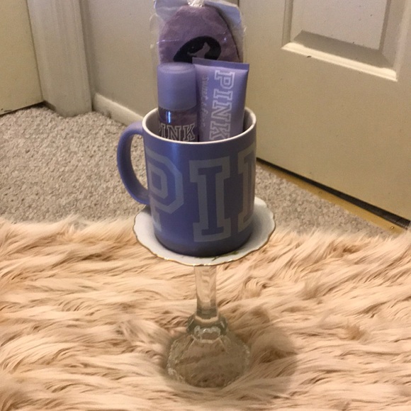 PINK Victoria's Secret Accessories - Large VS PINK cup with goodies